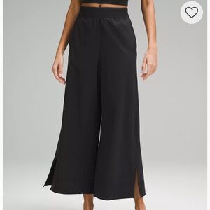 Lululemon Stretch Woven High-Rise Wide-Leg Cropped Pant - black - never worn